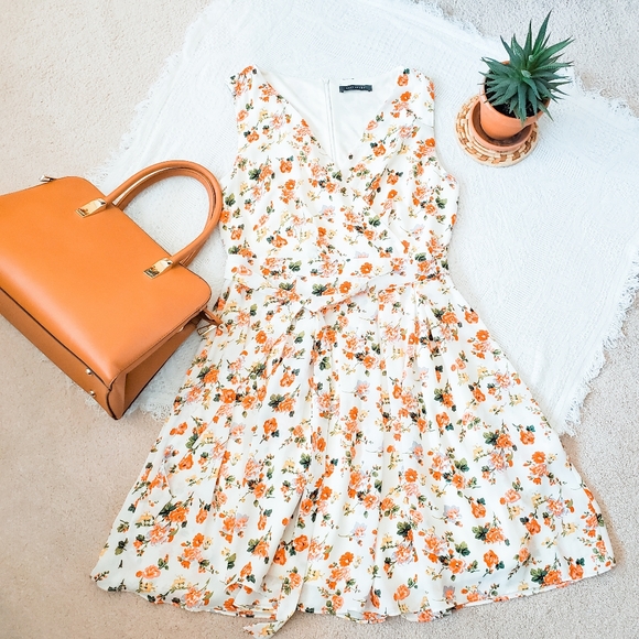 Suzy Shier Dresses & Skirts - Suzy Shier floral-print sundress☀